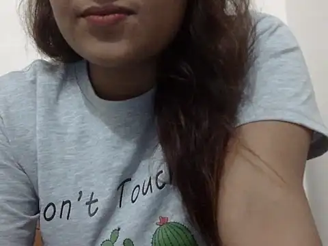 Snapshot of shekira99 chatting on 10-22-25, 01:43 shekira99 online show from 10-22-25, 01:43