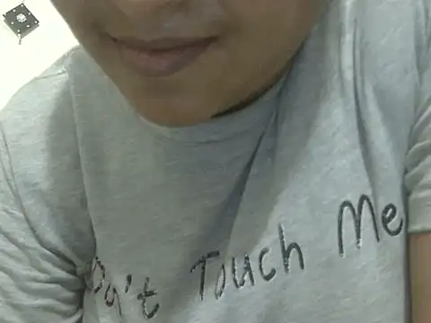 Snapshot of shekira99 chatting on 04-17-26, 01:36 shekira99 online show from 04-17-26, 01:36