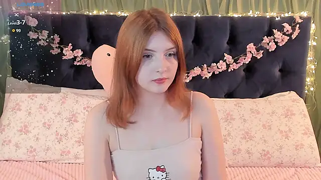 Snapshot of AliceLanley chatting on 05-17-26, 02:39 AliceLanley online show from 05-17-26, 02:39