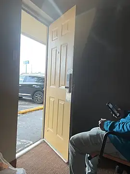 Stressreliever82 online show from 04-19-26, 06:10