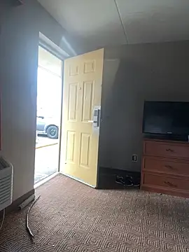 Stressreliever82 online show from 04-16-26, 04:19