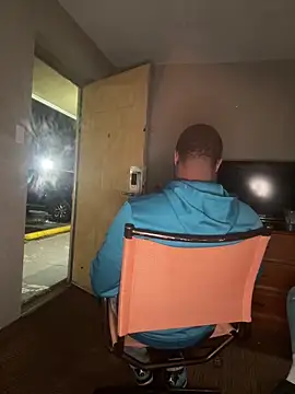 Stressreliever82 online show from 04-21-26, 10:00