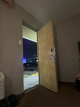 Stressreliever82 online show from 03-24-26, 07:08