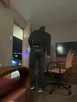 Stressreliever82 online show from 04-07-26, 09:11