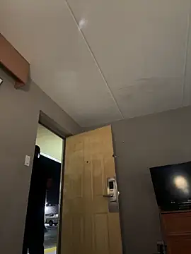 Stressreliever82 online show from 03-26-26, 02:43