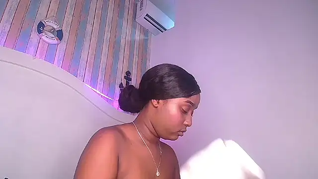 MichaelaCox online show from 06-01-26, 07:13