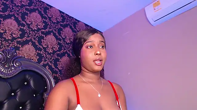 MichaelaCox online show from 06-07-26, 12:32