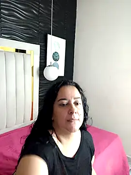 lucia vonne  online show from 02-25-25, 02:37