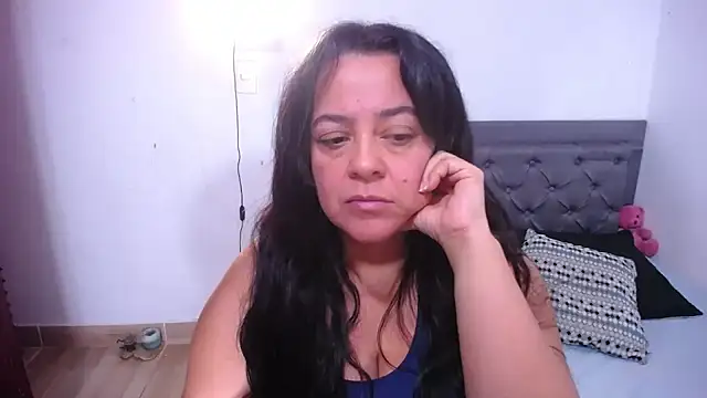 lucia vonne  online show from 06-21-26, 06:57