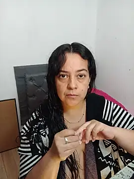 lucia vonne  online show from 06-04-26, 03:11