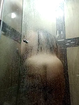 lucia vonne  online show from 10-15-25, 07:00