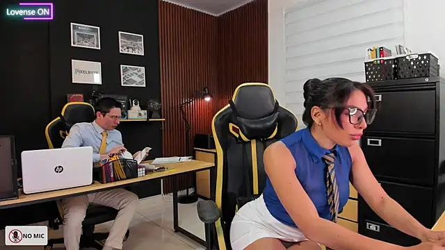 Snapshot of Office_Naughty_Girl chatting on 03-20-25, 04:42 Office Naughty Girl online show from 03-20-25, 04:42