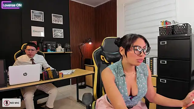 Snapshot of Office_Naughty_Girl chatting on 03-22-25, 04:15 Office Naughty Girl online show from 03-22-25, 04:15