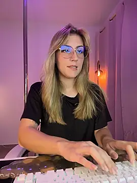 Dakotaa  online show from 03-25-26, 01:06