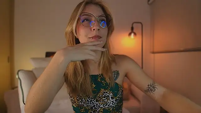 Dakotaa  online show from 10-13-25, 05:20