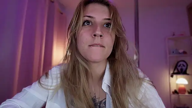 Snapshot of Dakotaa_ chatting on 05-09-26, 01:42 Dakotaa online show from 05-09-26, 01:42