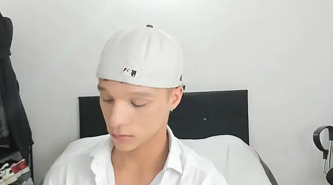 Snapshot of angelcortes chatting on 12-24-24, 10:55 angelcortes online show from 12-24-24, 10:55