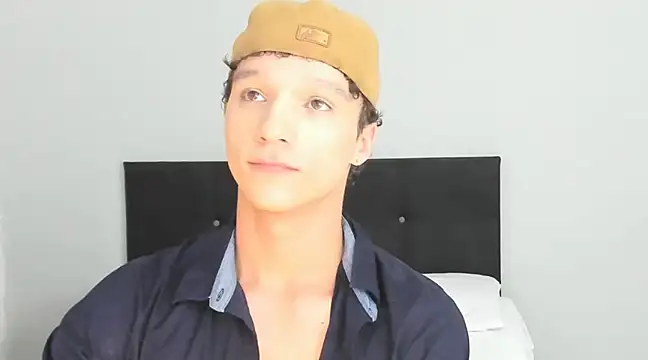 Snapshot of angelcortes chatting on 02-22-25, 08:53 angelcortes online show from 02-22-25, 08:53