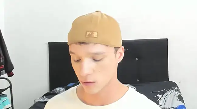 Snapshot of angelcortes chatting on 01-16-25, 02:08 angelcortes online show from 01-16-25, 02:08