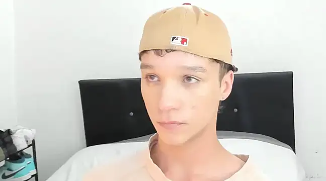 Snapshot of angelcortes chatting on 01-10-25, 07:43 angelcortes online show from 01-10-25, 07:43