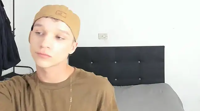 Snapshot of angelcortes chatting on 12-23-24, 10:01 angelcortes online show from 12-23-24, 10:01