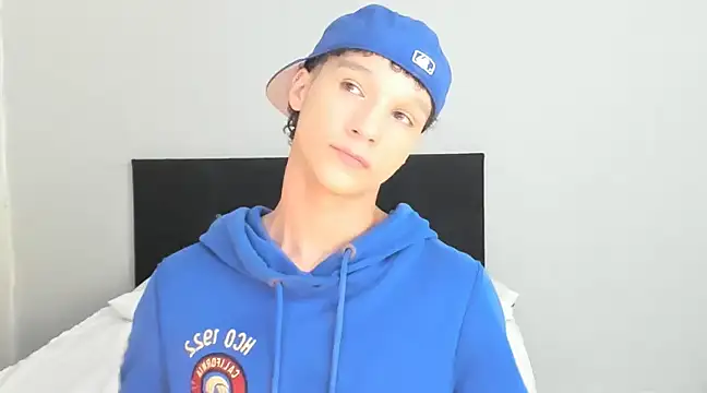 Snapshot of angelcortes chatting on 03-04-25, 11:51 angelcortes online show from 03-04-25, 11:51