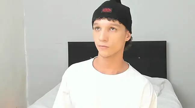 Snapshot of angelcortes chatting on 03-13-25, 09:16 angelcortes online show from 03-13-25, 09:16