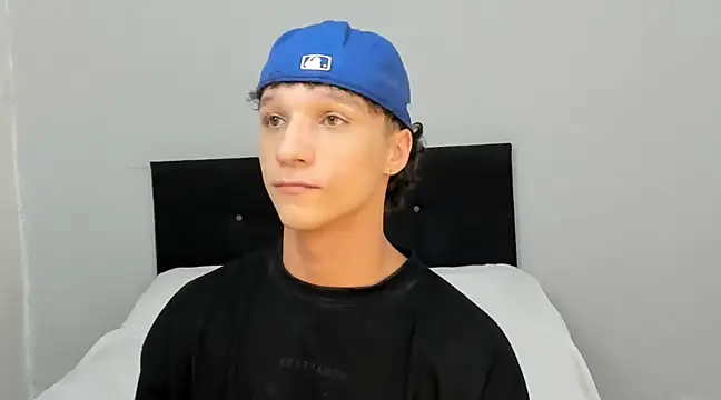 Snapshot of angelcortes chatting on 03-15-25, 01:30 angelcortes online show from 03-15-25, 01:30