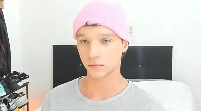 Snapshot of angelcortes chatting on 01-08-25, 10:37 angelcortes online show from 01-08-25, 10:37