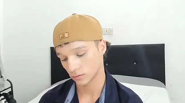 Snapshot of angelcortes chatting on 12-31-24, 02:14 angelcortes online show from 12-31-24, 02:14