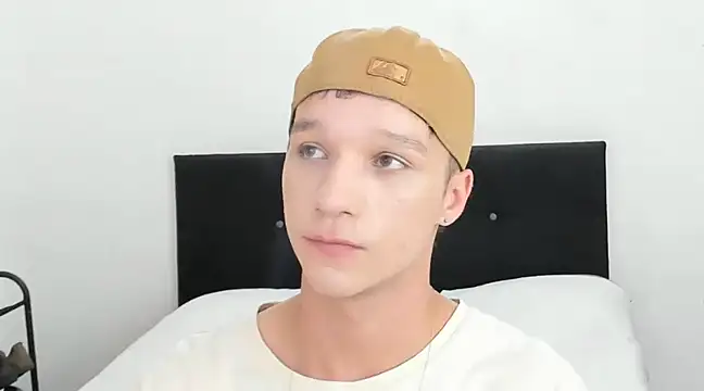 Snapshot of angelcortes chatting on 12-28-24, 01:59 angelcortes online show from 12-28-24, 01:59