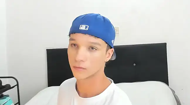 Snapshot of angelcortes chatting on 01-10-25, 02:46 angelcortes online show from 01-10-25, 02:46