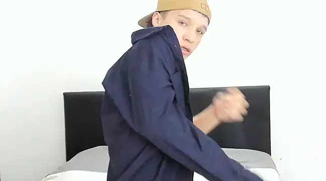 Snapshot of angelcortes chatting on 12-31-24, 05:18 angelcortes online show from 12-31-24, 05:18