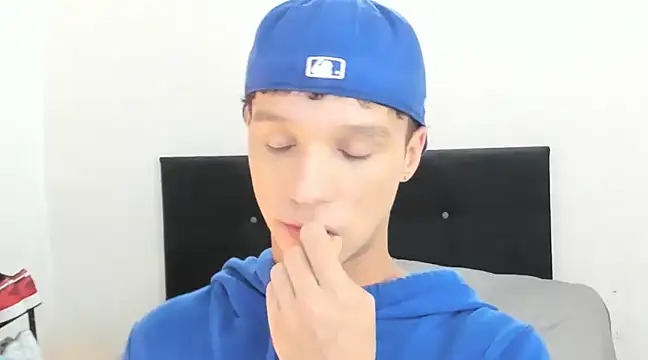 Snapshot of angelcortes chatting on 01-12-25, 06:38 angelcortes online show from 01-12-25, 06:38