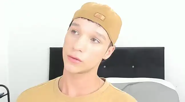 Snapshot of angelcortes chatting on 01-04-25, 07:55 angelcortes online show from 01-04-25, 07:55