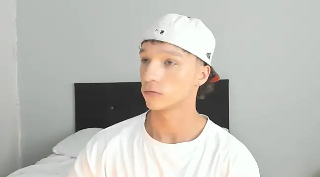 Snapshot of angelcortes chatting on 03-02-25, 12:36 angelcortes online show from 03-02-25, 12:36