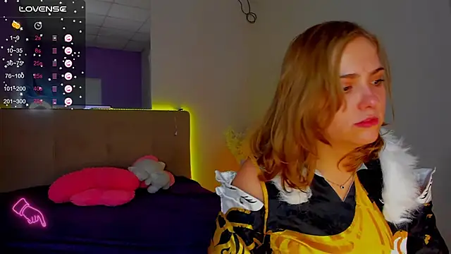 DellaRowe online show from 11-17-25, 01:26