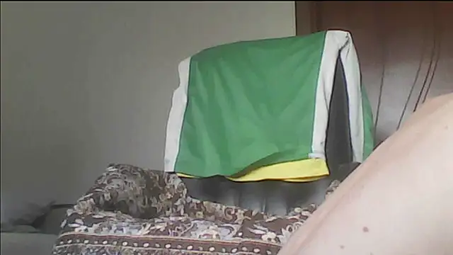 Snapshot of Yrikos1 chatting on 10-16-25, 12:24 Yrikos1 online show from 10-16-25, 12:24