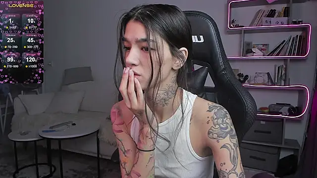 vinkitinkii online show from 02-18-25, 06:37