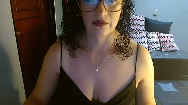 MATURETOPASIO online show from 04-18-26, 06:54