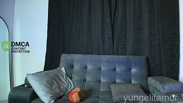 yungelitamor  online show from 11-14-25, 05:22