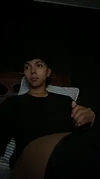 Snapshot of xhenisa_ chatting on 02-05-26, 03:57 xhenisa online show from 02-05-26, 03:57