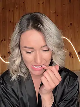 petrouchkaaa  online show from 03-18-26, 08:32