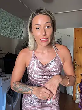 Snapshot of petrouchkaaa_ chatting on 07-17-26, 10:34 petrouchkaaa online show from 07-17-26, 10:34