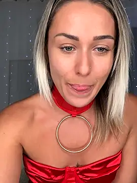 Snapshot of petrouchkaaa_ chatting on 10-17-25, 07:48 petrouchkaaa online show from 10-17-25, 07:48