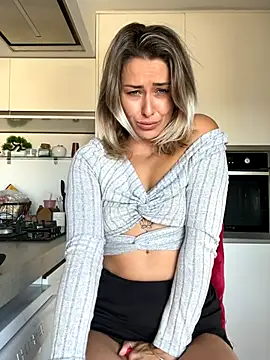 petrouchkaaa  online show from 11-06-25, 09:57