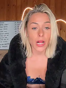 petrouchkaaa  online show from 03-26-26, 09:02