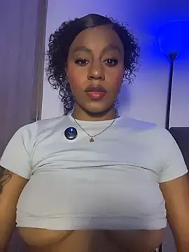 Snapshot of charlotteeruss chatting on 06-12-26, 05:27 charlotteeruss online show from 06-12-26, 05:27