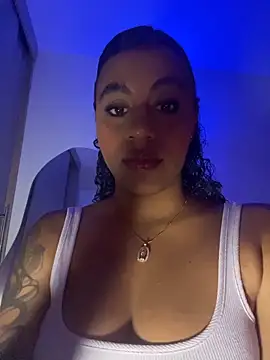 charlotteeruss online show from 04-21-26, 02:47