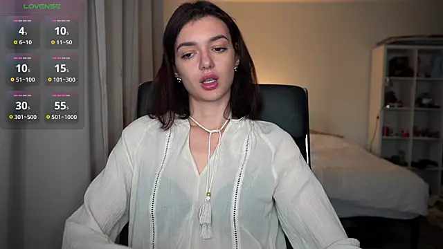 olivia jeas online show from 11-11-25, 11:42